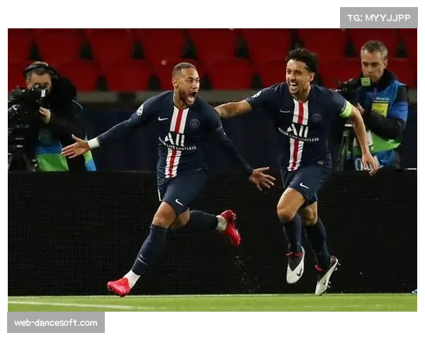 下赛季法甲用球测试完成,球员反馈新球飞行轨迹更利于罚出弧线球 下赛季法甲用球测试完成,球员反馈新球飞行轨迹更利于罚出弧线球